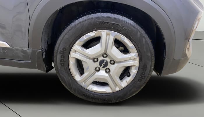 2021 KIA SONET HTK PLUS 1.2, Petrol, Manual, 1,07,211 km, Right Front Wheel