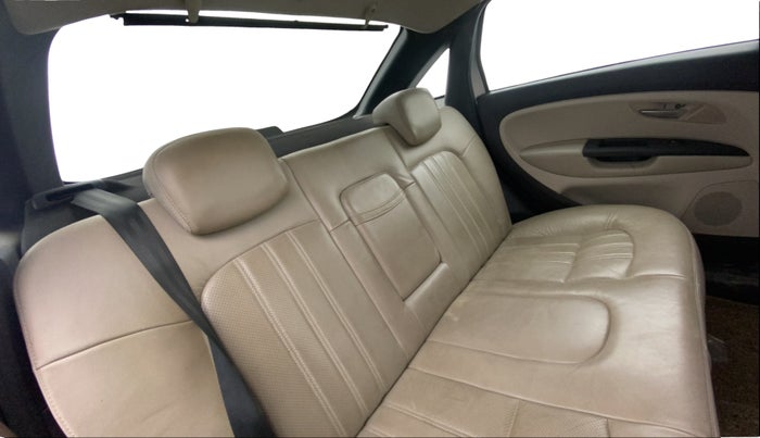 2015 Fiat Linea EMOTION 1.4 L T JET, Petrol, Manual, 52,130 km, Right Side Rear Door Cabin