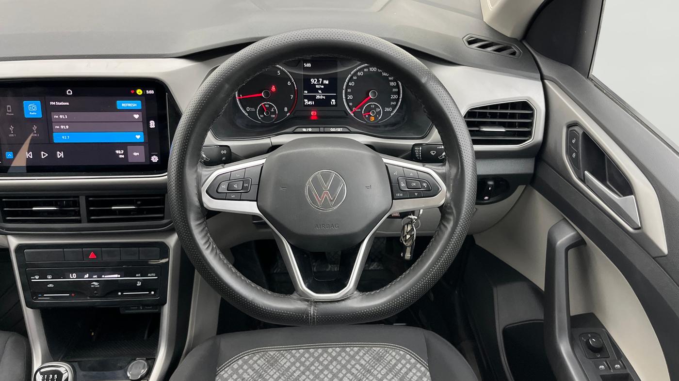 2022 Volkswagen TAIGUN HIGHLINE 1.0 TSI MT, Petrol, Manual, 25,450 km, Steering Wheel Close Up