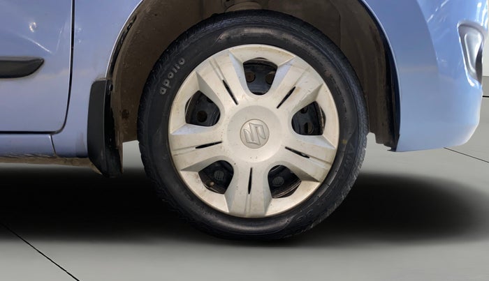 2017 Maruti Wagon R 1.0 VXI, Petrol, Manual, 30,144 km, Right Front Wheel