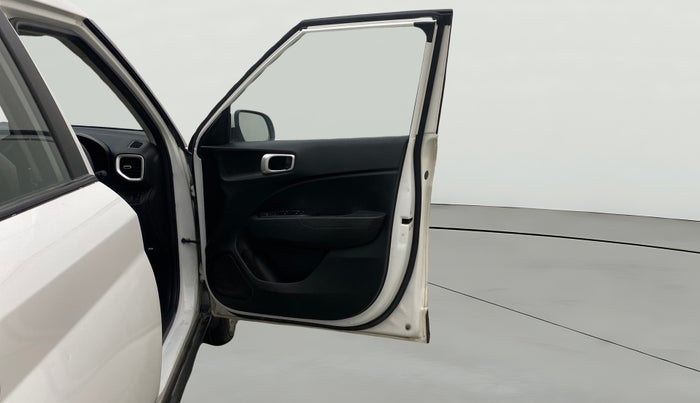 2021 Hyundai VENUE SX PLUS 1.0 TURBO DCT, Petrol, Automatic, 1,06,047 km, RHS Front Door