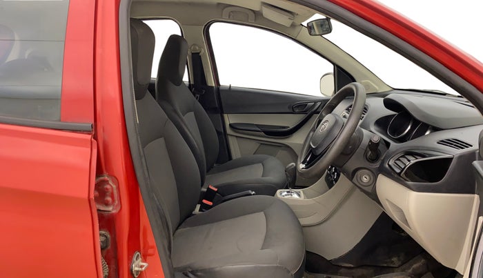 2018 Tata Tiago XTA PETROL, CNG, Automatic, 75,818 km, Right Side Front Door Cabin