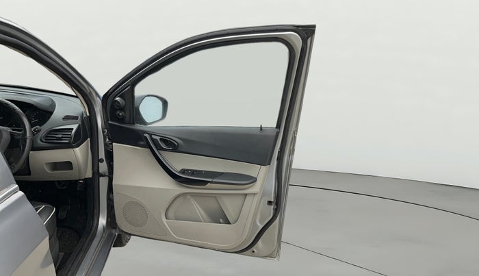 2018 Tata Tiago XM PETROL, CNG, Manual, 73,667 km, RHS Front Door