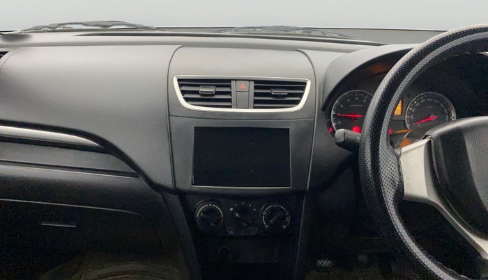 2014 Maruti Swift VXI, Petrol, Manual, 31,497 km, Air Conditioner
