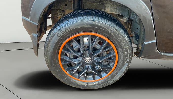 2016 Mahindra Kuv100 K4 PLUS 6 STR, Petrol, Manual, 65,758 km, Right Rear Wheel