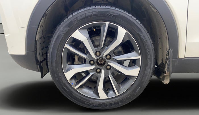 2021 Mahindra XUV300 W8 (O) 1.5 DIESEL, Diesel, Manual, 62,543 km, Left Front Wheel