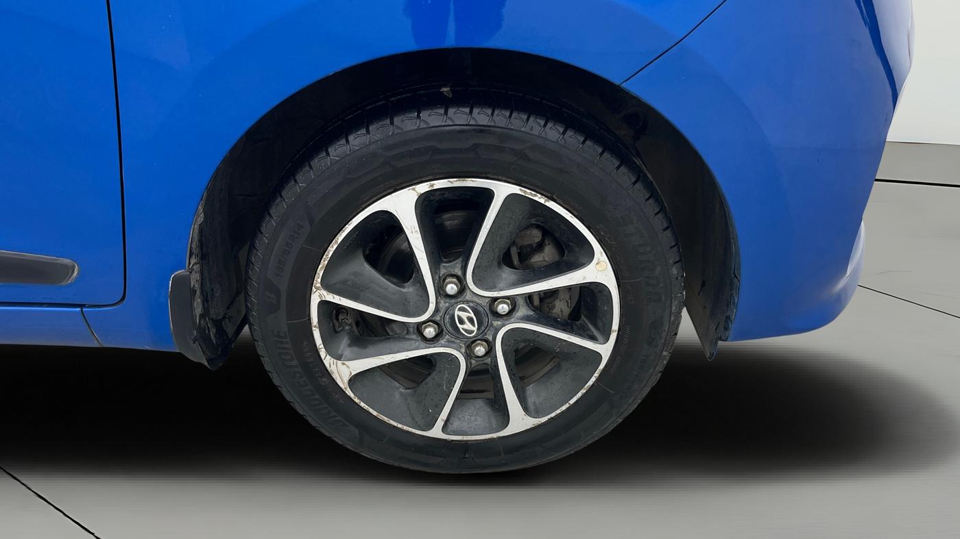 2018 Hyundai Grand i10 SPORTZ AT 1.2 KAPPA VTVT, Petrol, Automatic, 61,935 km, Right Front Wheel
