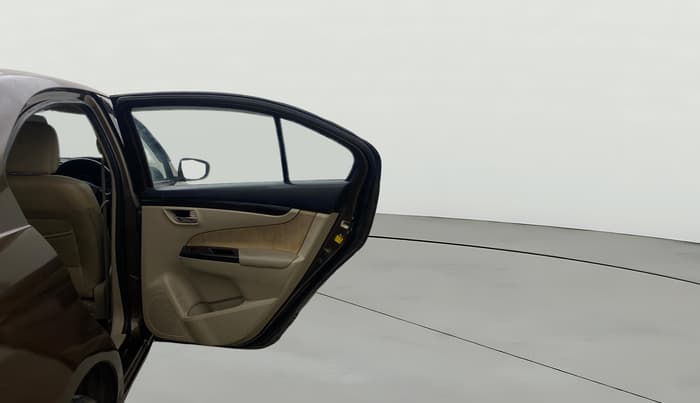 2016 Maruti Ciaz ZXI+, Petrol, Manual, 1,25,636 km, RHS Rear Door