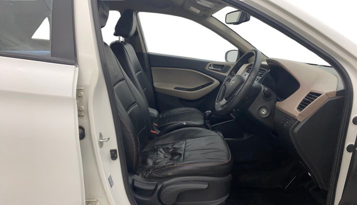 2016 Hyundai Elite i20 SPORTZ 1.2, Petrol, Manual, 1,10,423 km, Right Side Front Door Cabin