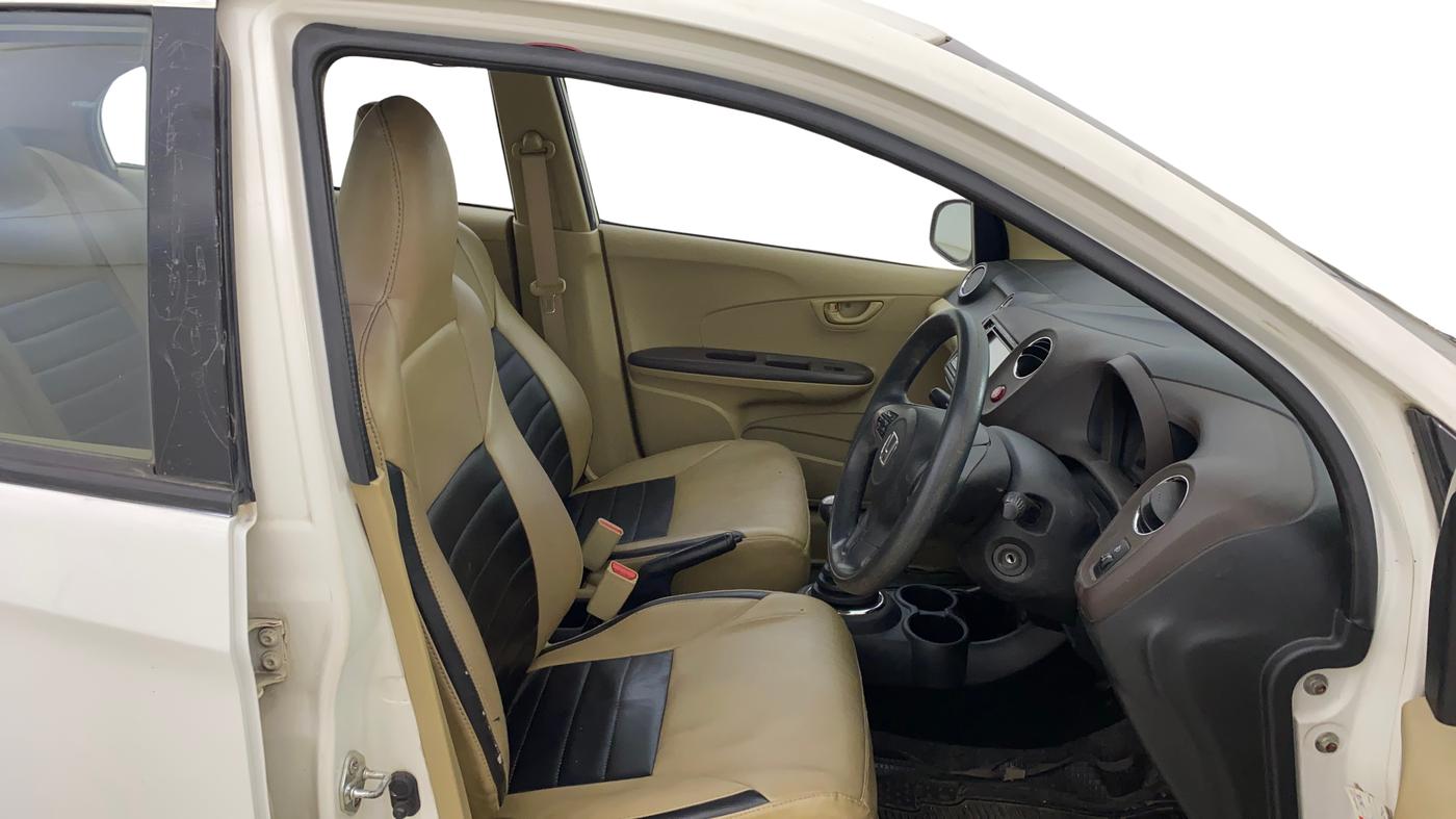 2013 Honda Amaze 1.5L I-DTEC S, Diesel, Manual, 60,206 km, Right Side Front Door Cabin