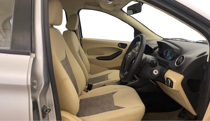 2016 Ford Figo Aspire TITANIUM 1.2 PETROL, Petrol, Manual, 88,433 km, Right Side Front Door Cabin