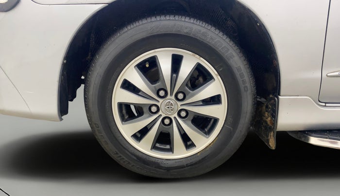 2015 Toyota Innova 2.5 VX 8 STR, Diesel, Manual, 1,02,630 km, Left Front Wheel