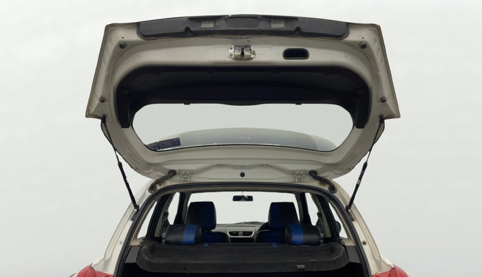 2013 Maruti Swift VXI, Petrol, Manual, 1,01,473 km, Boot Door Open