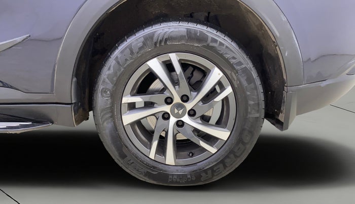 2023 Mahindra XUV700 MX P MT 5 STR, Petrol, Manual, 50,592 km, Left Rear Wheel