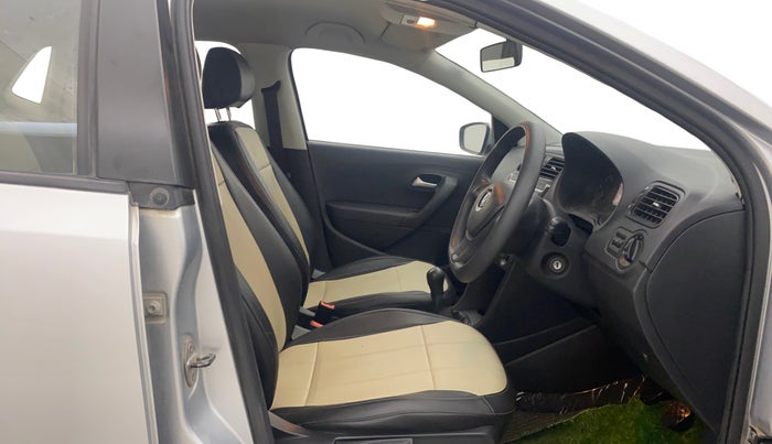 2015 Volkswagen Polo COMFORTLINE 1.2L, Petrol, Manual, 43,106 km, Right Side Front Door Cabin