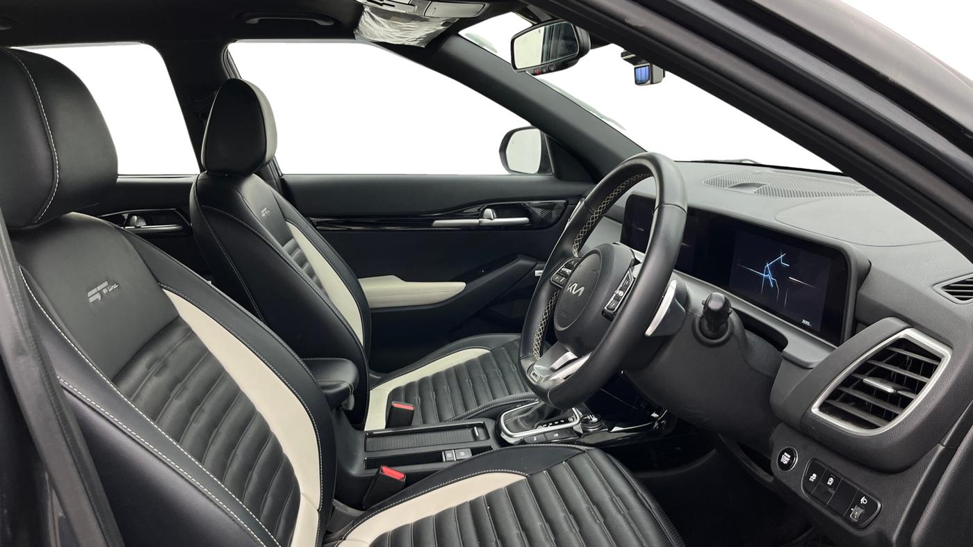 2023 KIA SELTOS GTX PLUS 1.5 DIESEL AT, Diesel, Automatic, 26,355 km, Right Side Front Door Cabin