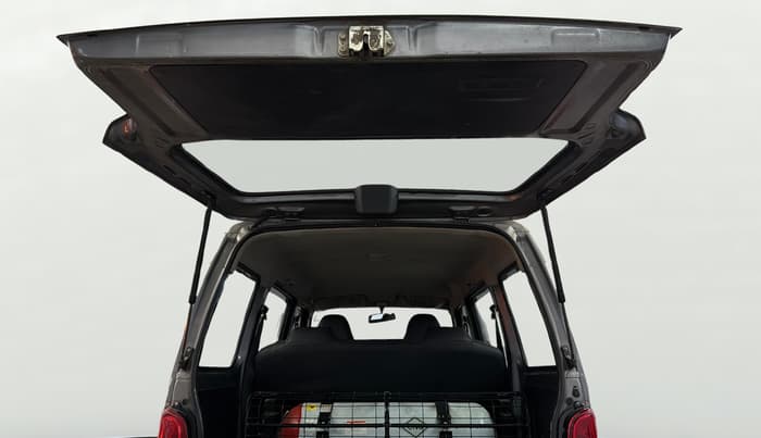 2019 Maruti Eeco 5 STR WITH A/C+HTR CNG, CNG, Manual, 1,06,043 km, Boot Door Open
