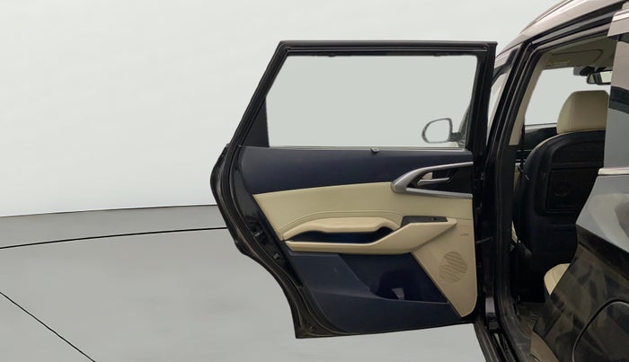 2022 KIA CARENS LUXURY PLUS 1.4 PETROL DCT 7 STR, Petrol, Automatic, 82,165 km, LHS Rear Door