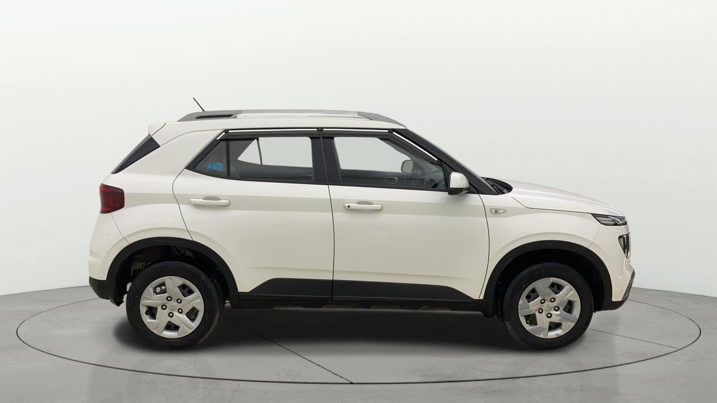 2020 Hyundai VENUE S 1.2, Petrol, Manual, 29,837 km, Right Side View