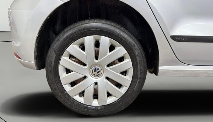 2015 Volkswagen Polo COMFORTLINE 1.2L, Petrol, Manual, 28,996 km, Right Rear Wheel