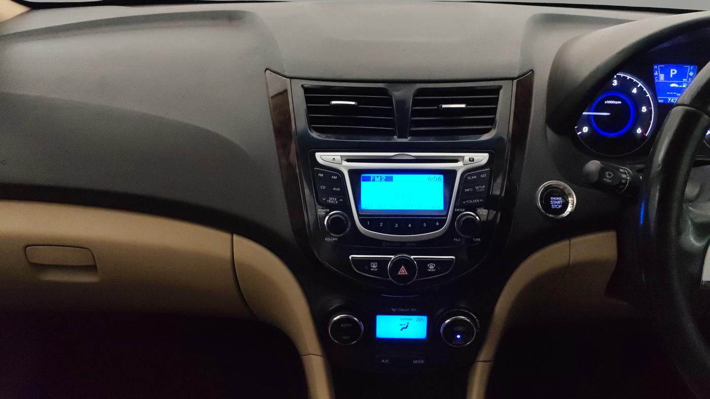 2014 Hyundai Verna FLUIDIC 1.6 CRDI SX OPT AT, Diesel, Automatic, 74,245 km, Air Conditioner