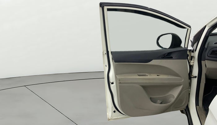 2019 Mahindra MARAZZO M2 8 STR, Diesel, Manual, 26,273 km, LHS Front Door