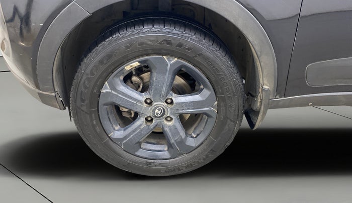 2022 Tata NEXON XZA PLUS (PREMIUM) PETROL DARK EDITION, Petrol, Automatic, 67,427 km, Left Front Wheel