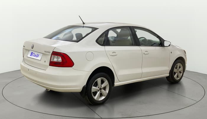 2015 Skoda Rapid ELEGANCE 1.6 MPI MT, Petrol, Manual, 1,27,039 km, Right Back Diagonal