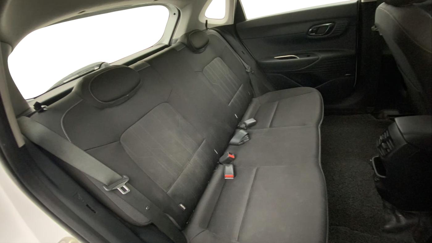 2021 Hyundai NEW I20 ASTA 1.2 AT, Petrol, Automatic, 1,02,328 km, Right Side Rear Door Cabin
