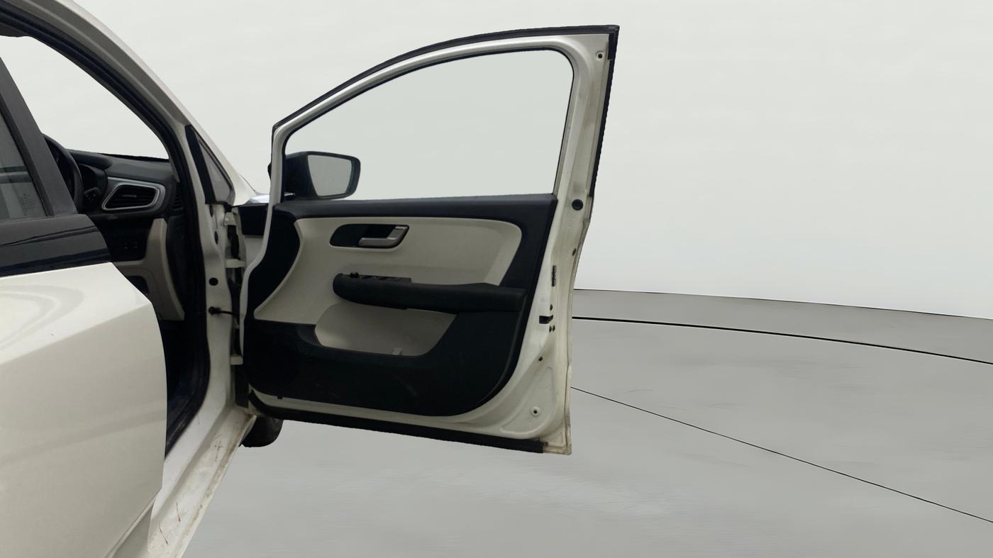2023 Tata ALTROZ XZ PLUS SUNROOF CNG, CNG, Manual, 43,186 km, RHS Front Door