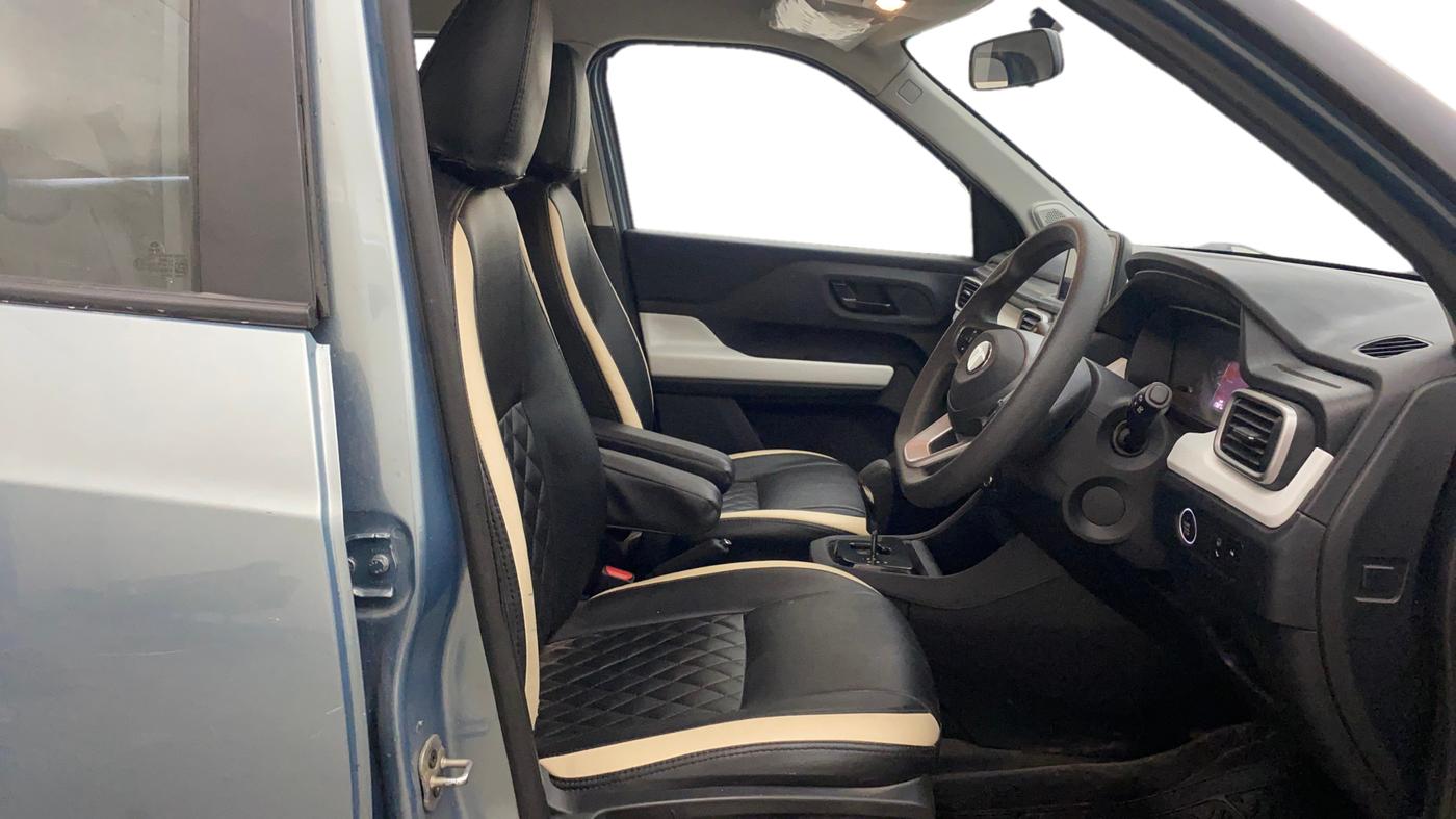 2024 Tata PUNCH ACCOMPLISHED DAZZLE PACK AMT, Petrol, Automatic, 17,827 km, Right Side Front Door Cabin