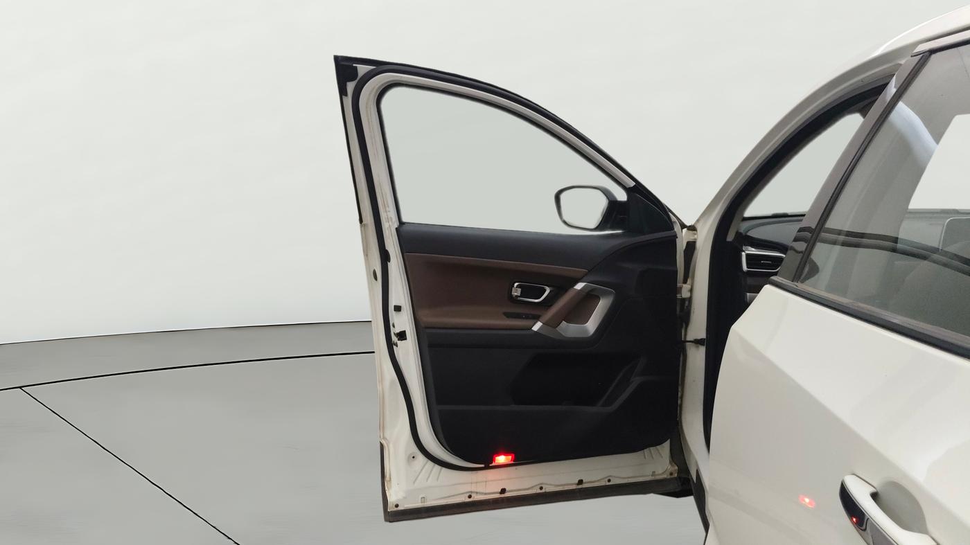 2020 Tata Harrier XZA PLUS 2.0L, Diesel, Automatic, 64,403 km, LHS Front Door