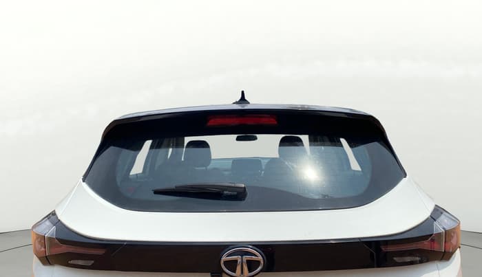 2020 Tata Harrier XZA 2.0L, Diesel, Automatic, 1,34,949 km, Rear Windshield
