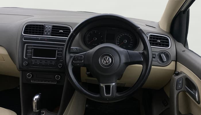 2013 Volkswagen Vento HIGHLINE PETROL AT, Petrol, Automatic, 64,381 km, Steering Wheel Close Up