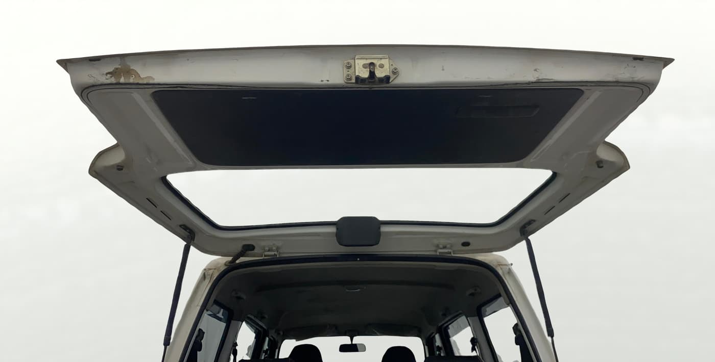 2022 Maruti Eeco 7 STR, Petrol, Manual, 44,711 km, Boot Door Open