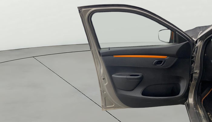 2017 Renault Kwid CLIMBER 1.0, Petrol, Manual, 70,982 km, LHS Front Door