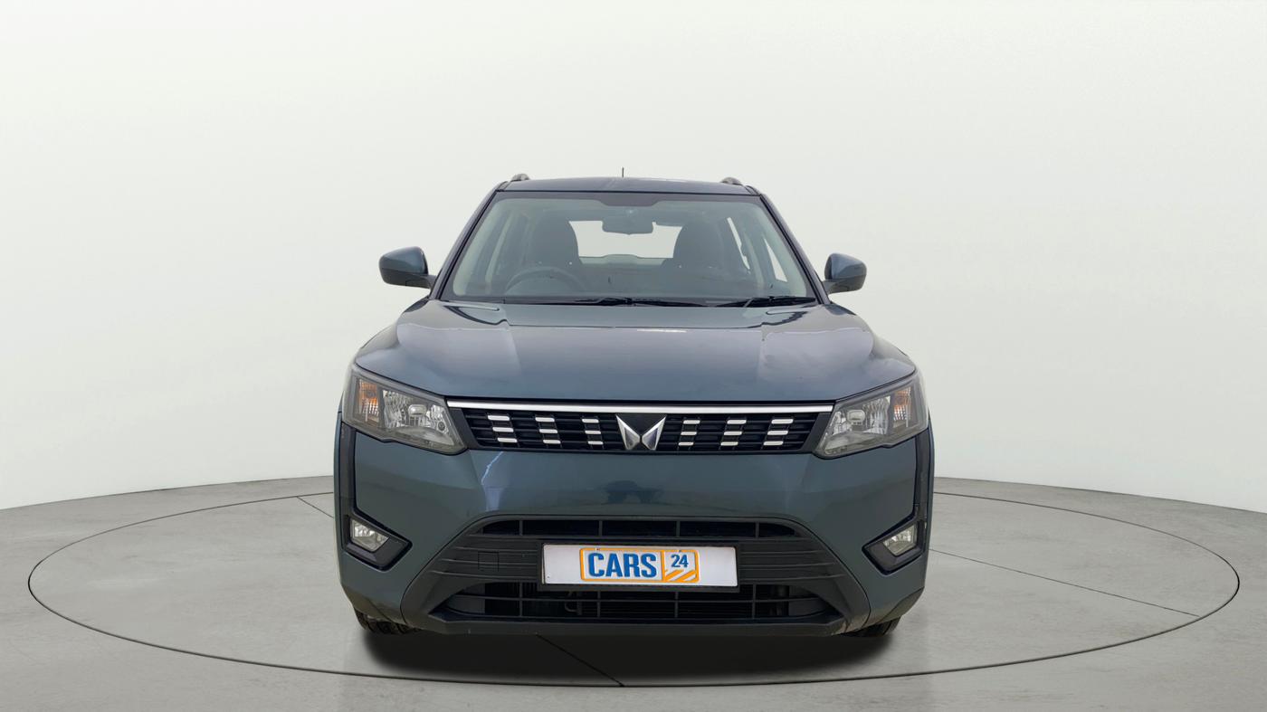 2023 Mahindra XUV300 W6 1.2 PETROL AMT, Petrol, Automatic, 27,860 km, Front