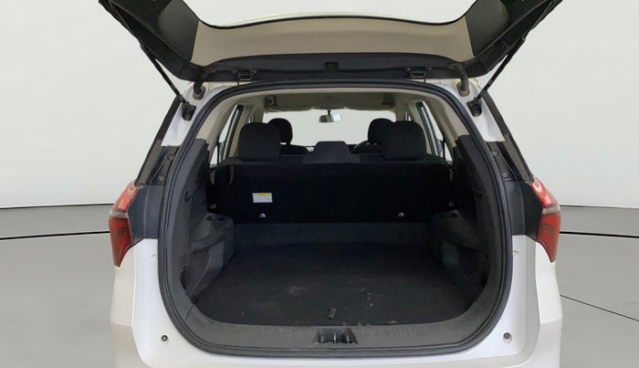 2022 Mahindra XUV700 AX 3 P MT 5 STR, Petrol, Manual, 45,328 km, Boot Open Zoomed View