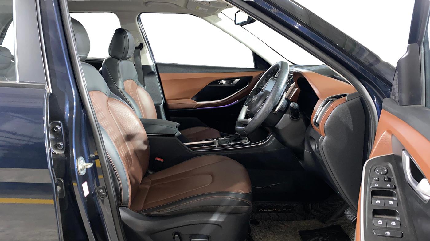 2021 Hyundai ALCAZAR 2.0 SIGNATURE (O) AT 7STR, Petrol, Automatic, 13,147 km, Right Side Front Door Cabin