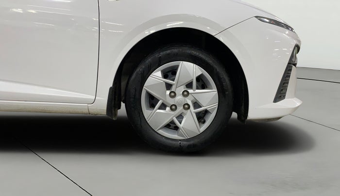 2023 Hyundai Verna EX 1.5 MT, Petrol, Manual, 68,293 km, Right Front Wheel