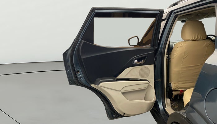 2019 Mahindra XUV300 W8 1.5 DIESEL, Diesel, Manual, 84,079 km, LHS Rear Door