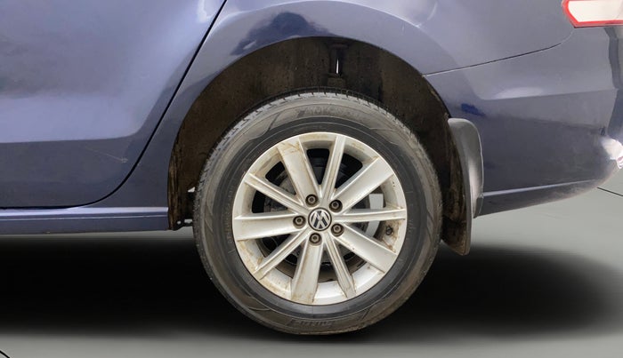 2015 Volkswagen Vento HIGHLINE PETROL AT, Petrol, Automatic, 64,067 km, Left Rear Wheel