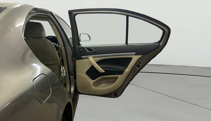 2013 Skoda Laura AMBIENTE 1.9 TDI MT, Diesel, Manual, 1,12,025 km, RHS Rear Door