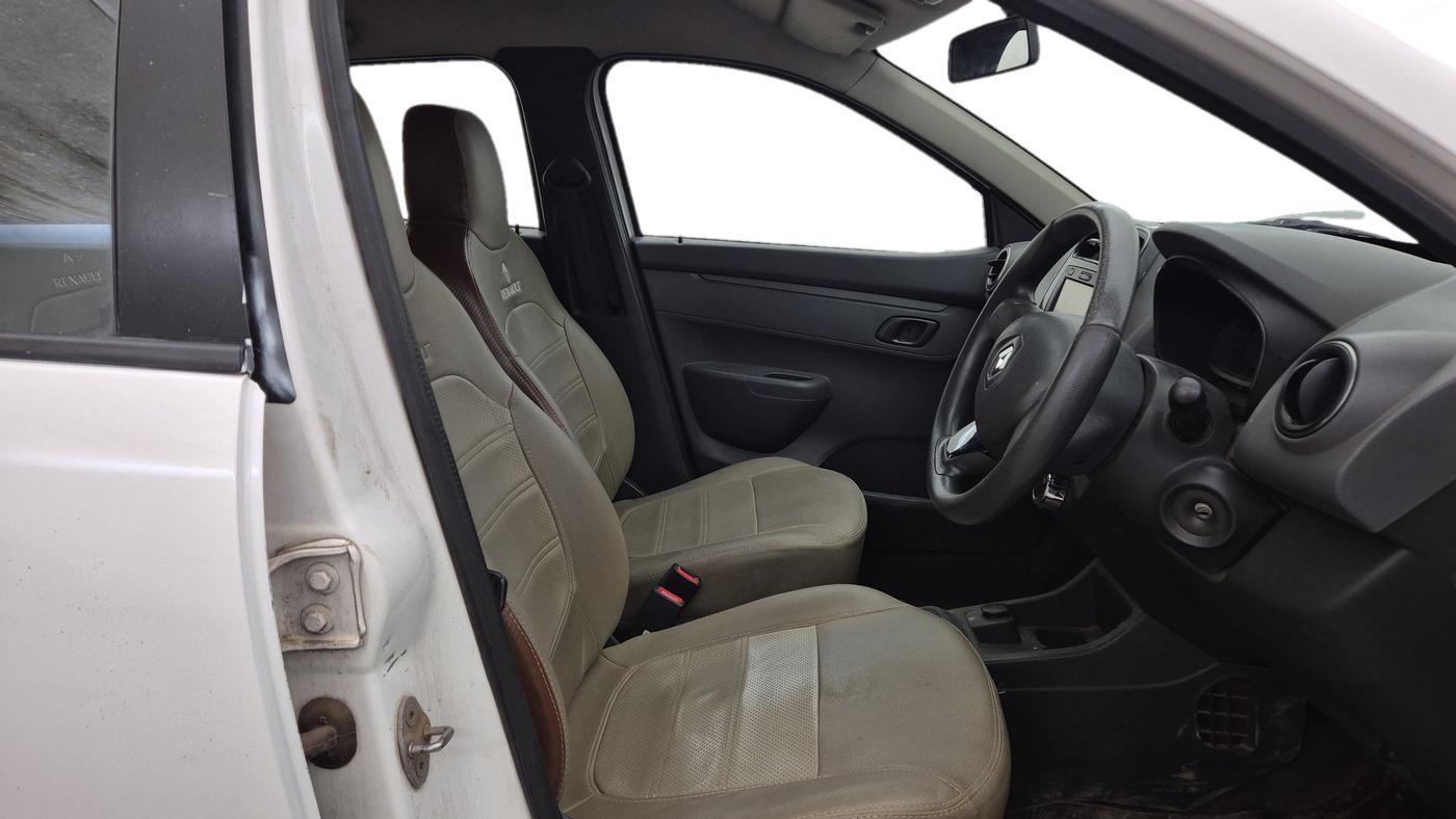 2016 Renault Kwid RXT 1.0 AMT, Petrol, Automatic, 77,846 km, Right Side Front Door Cabin