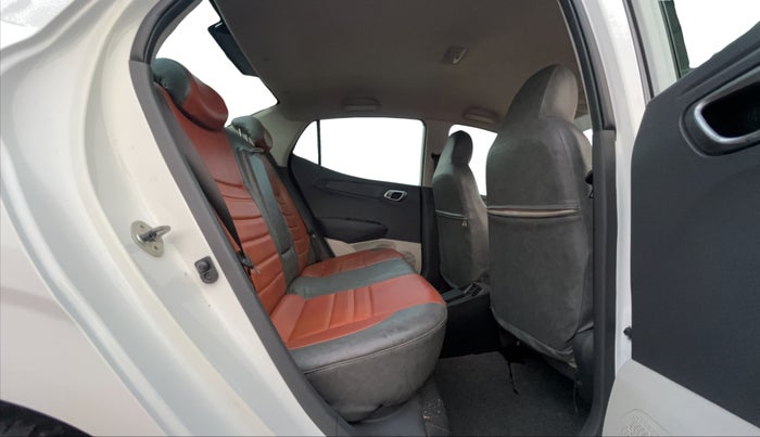 2020 Hyundai AURA SX 1.2, Petrol, Manual, 74,746 km, Right Side Rear Door Cabin