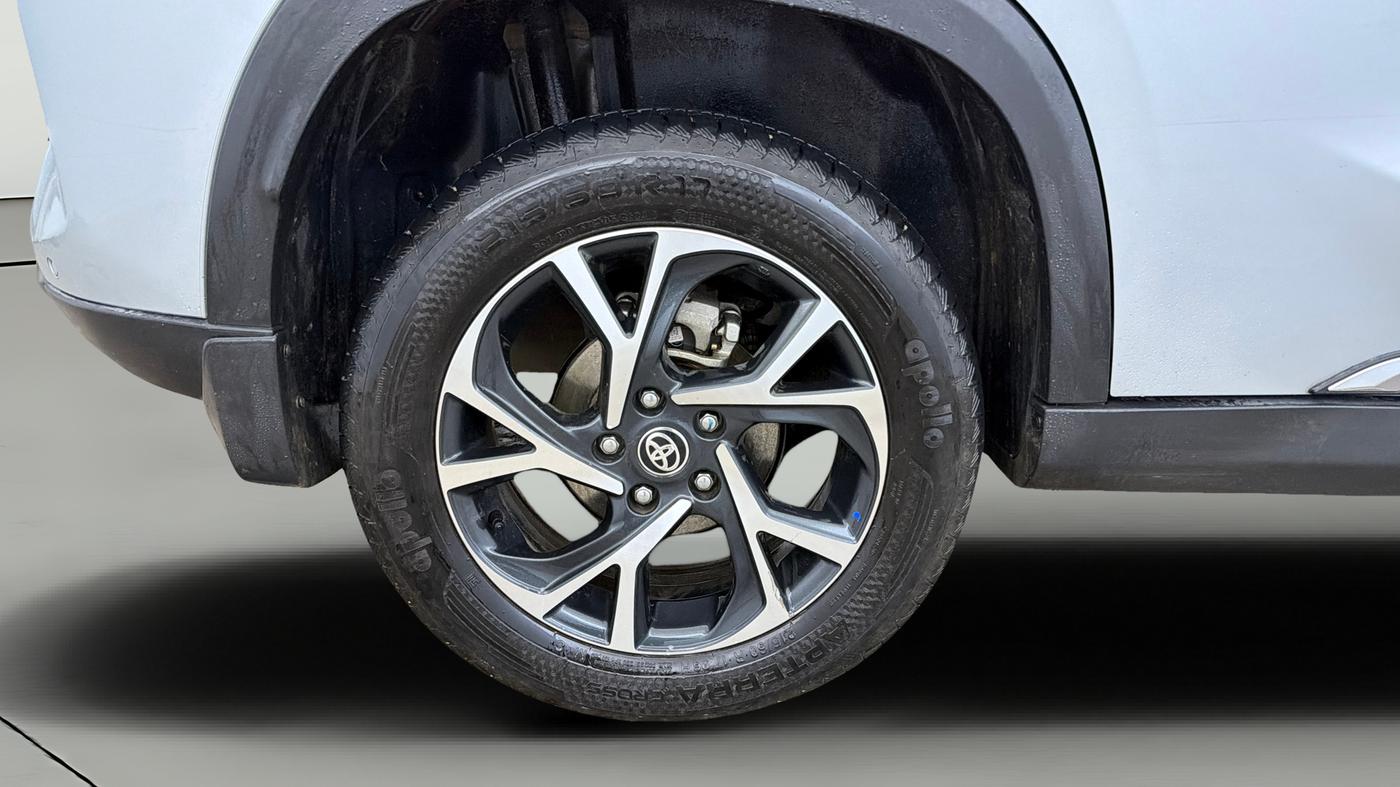 2024 Toyota URBAN CRUISER HYRYDER G HYBRID, Hybrid, Automatic, 28,355 km, Right Rear Wheel