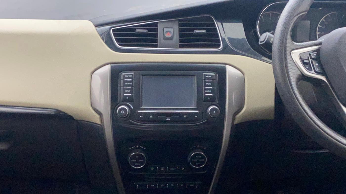 2017 Tata Zest XT PETROL, Petrol, Manual, 64,794 km, Air Conditioner