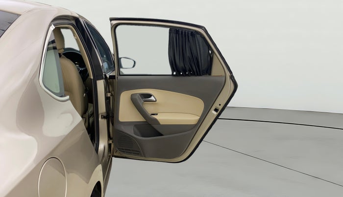 2016 Volkswagen Vento HIGHLINE 1.6 MPI, Petrol, Manual, 1,02,598 km, RHS Rear Door