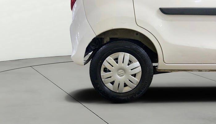 2022 Maruti Alto LXI O, Petrol, Manual, 28,183 km, Right Rear Wheel