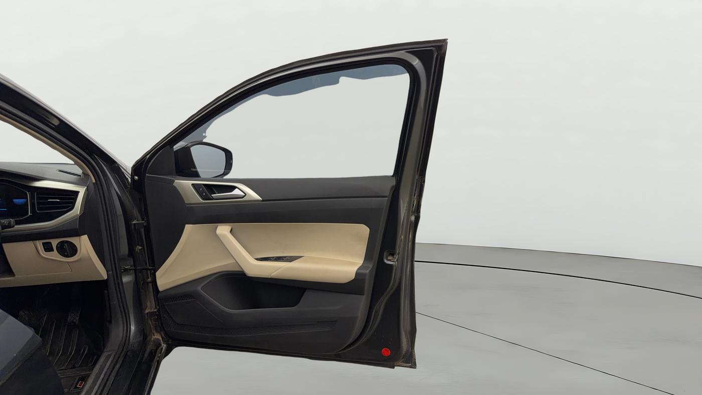 2023 Volkswagen VIRTUS TOPLINE TSI 1.0 AT, Petrol, Automatic, 64,199 km, RHS Front Door